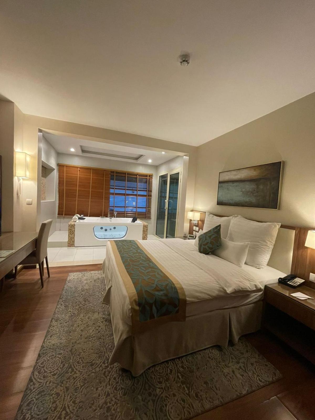 Best Western Plus Бурайда Екстериор снимка